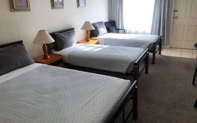 Cook's Endeavour Motor Inn
