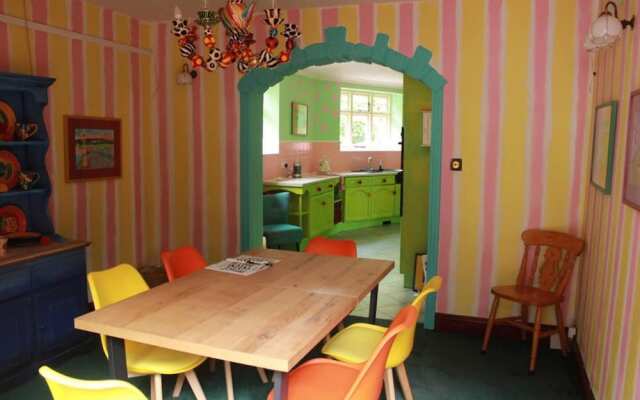 Colourful Forest of Dean Pikehouse