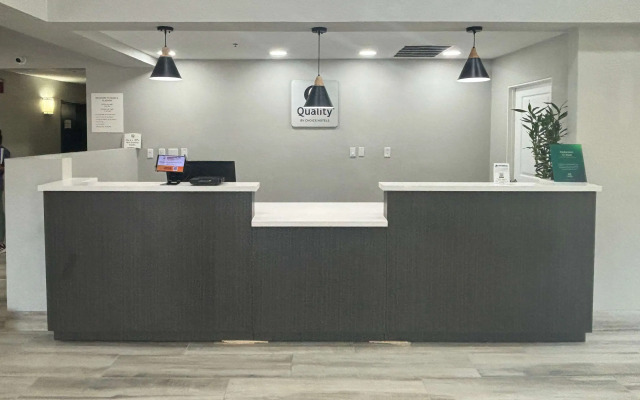 Quality Inn & Suites at Airport Blvd I-65