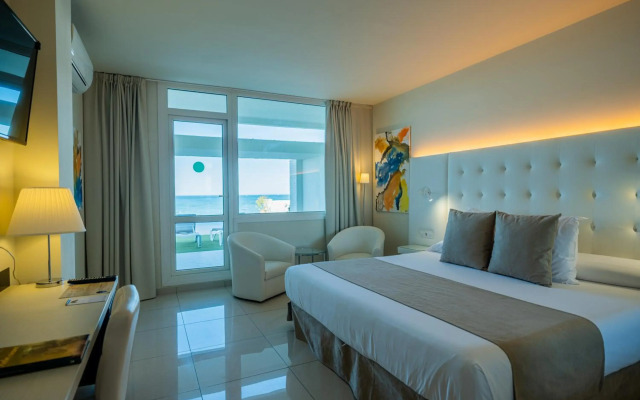 On Hotels Oceanfront - Adults Only