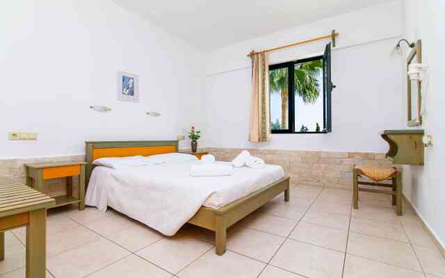 Dionysos Apartments and Studios