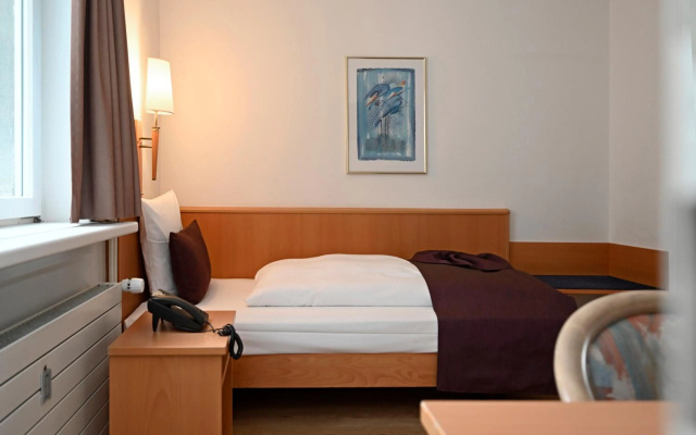 Hotel Olympia – Guest Rooms – Zurich