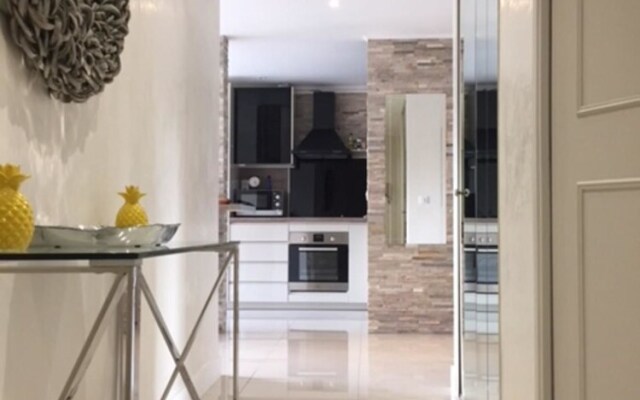 Le Papillon Apartment 2