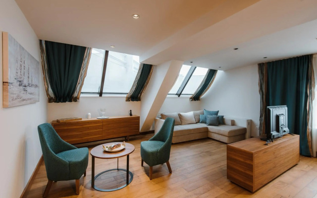 Hotel Nais