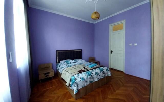 Lana's Guest House