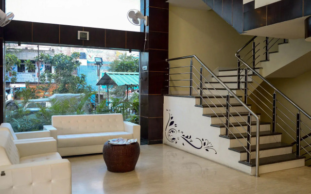 OYO 7130 Hotel Broadway