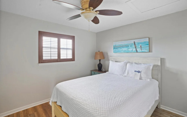 Seaside Beach & Racquet 2303