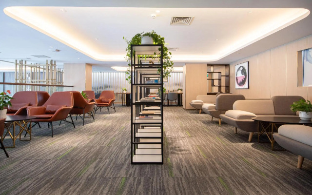Atour X Hotel Longhua Dalang Business Center
