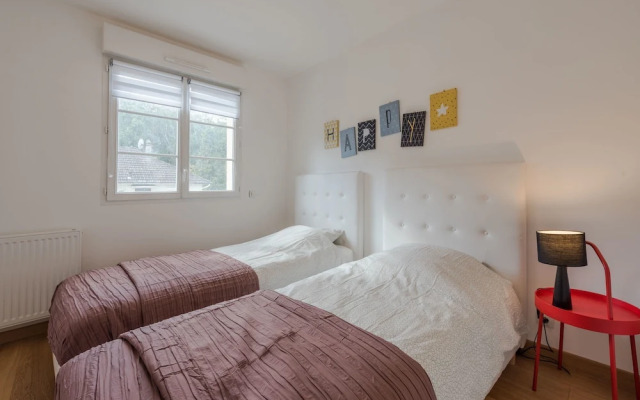 B&B House in Disneyland