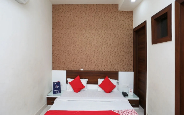 OYO 17280 Hotel Shivaay