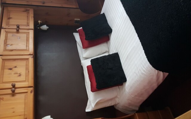 The Cresta Guest House