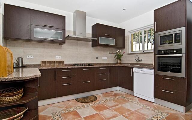607 Villa Lorena