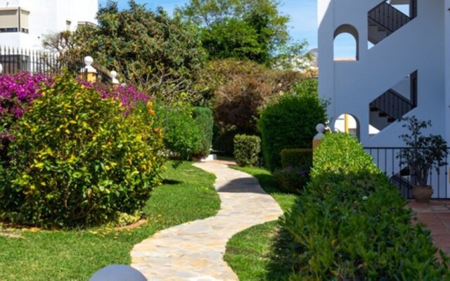 Apartment - 2 Bedrooms with Pool and WiFi - 107875
