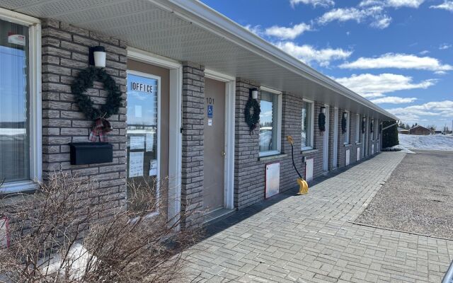Earlton Motel