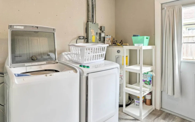 Sun-kissed Largo Escape: Private Pool & Patio