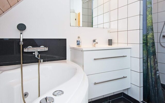 6 Person Holiday Home in Juelsminde-by Traum