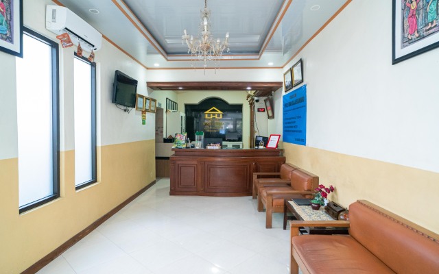 RedDoorz Plus Syariah @ Jalan Dokter Wahidin Bojonegoro