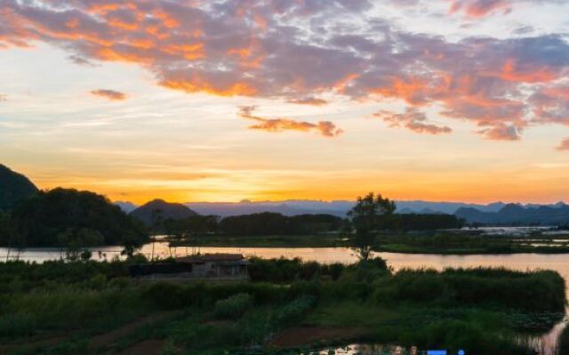 Puyuman Lake View Inn