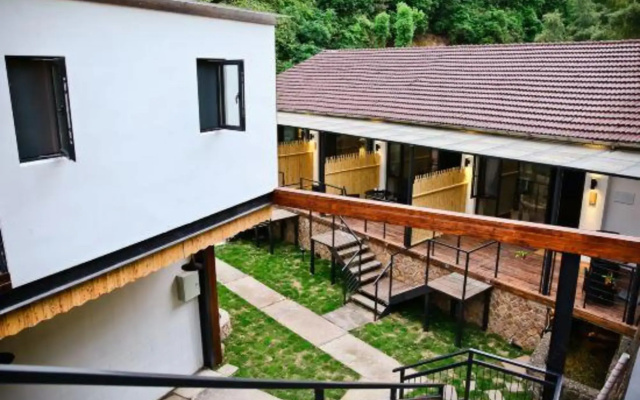 Yinxian Shanju Hotel