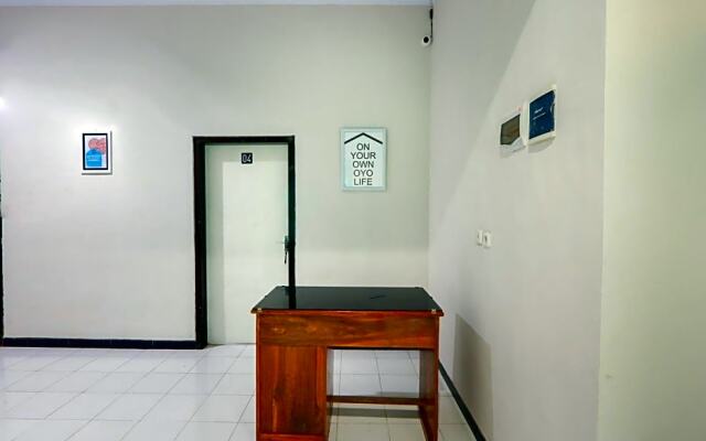 OYO 3187 Kost Putri Bu Chris