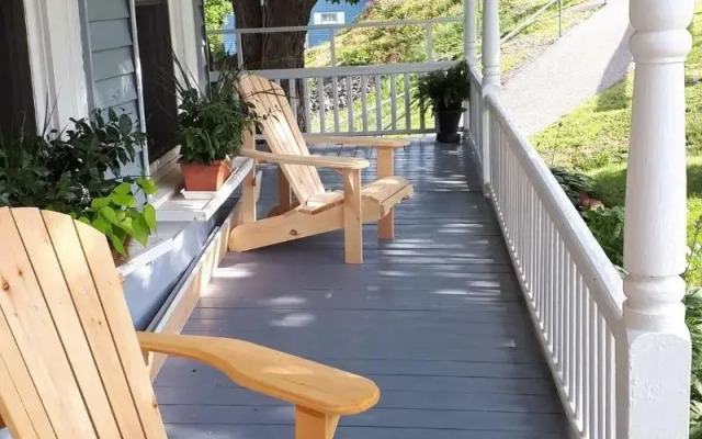 Hillside Landing B&B