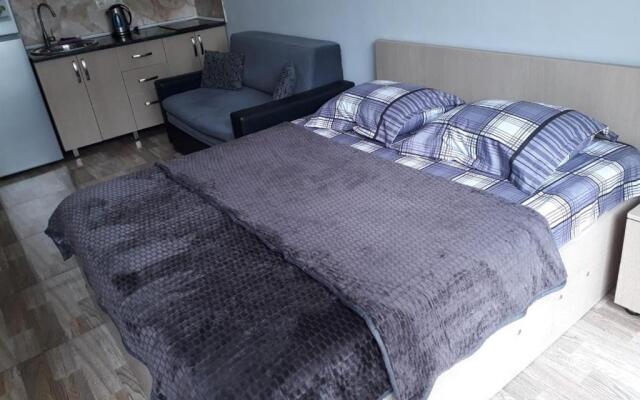Studio Apartment On Khimshiashvili 15