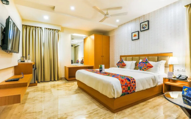 FabHotel Capitol Suites