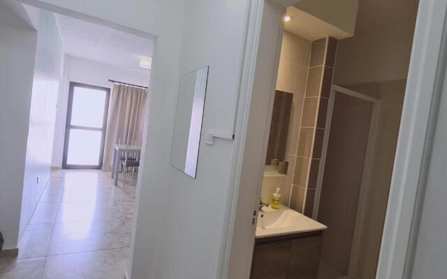 Ha.De.Co. Holiday Apts -Apartment B