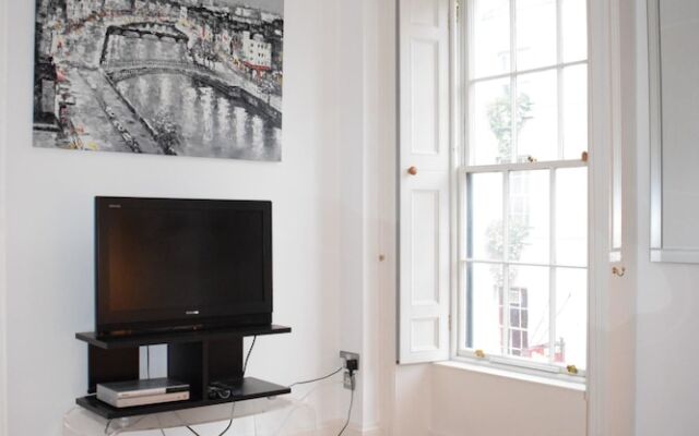 Central Dublin 2 Bedroom Apartment
