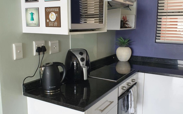 uSHAKA WATERFRONT - LUXURIOUS LAVISH LOOKER