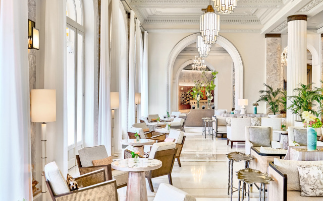 Carlton Cannes, a Regent Hotel