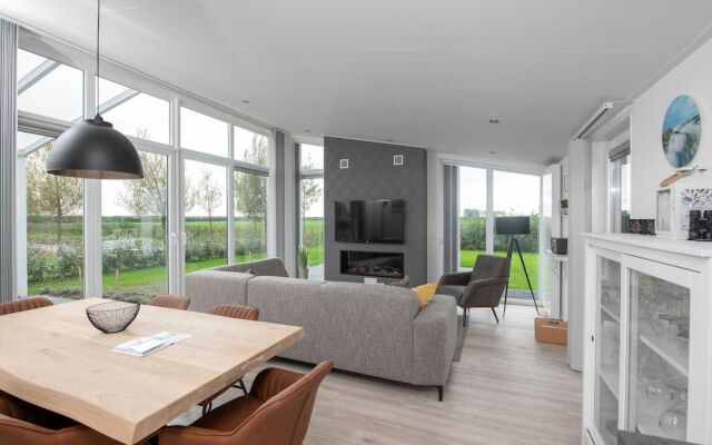 Modern Chalet Near the Oosterschelde