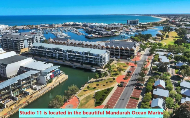 Studio 11 Mandurah Marina
