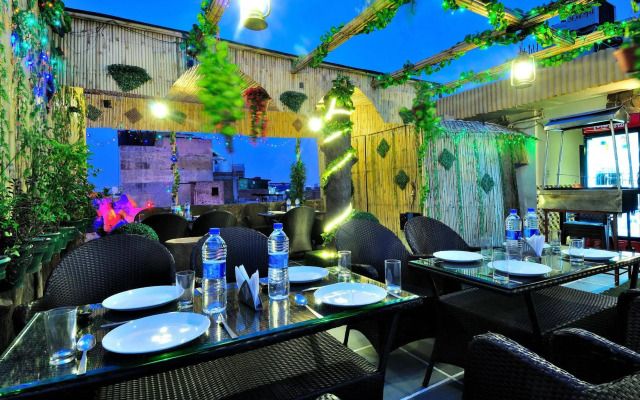 Hotel Aman International at New Delhi Station