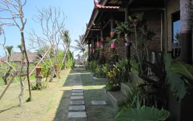 Gubug Balian Beach Bungalow