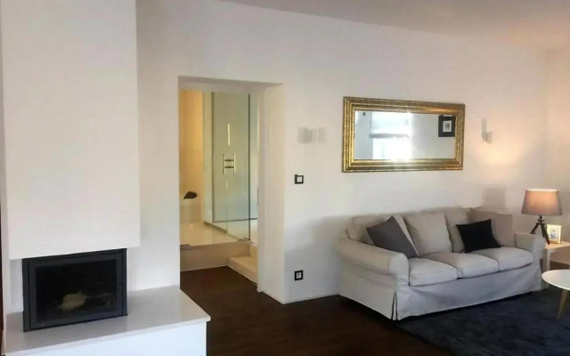 Luxusný 118m2 Apartmán s Krbom v Centre Nitry