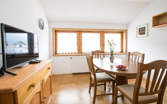 Domačija & Apartmaji Katrnjek