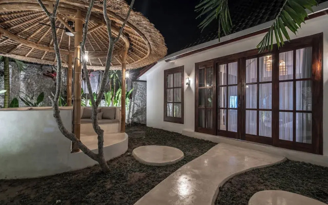 Moonlight Villa by EVDEkimi