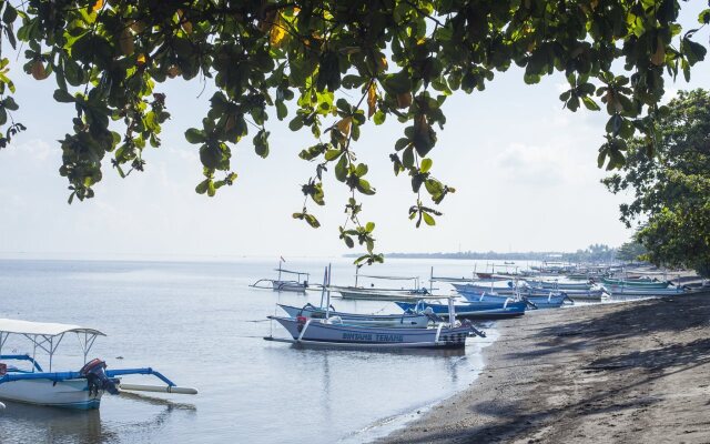 Bali Lovina Beach Cottages