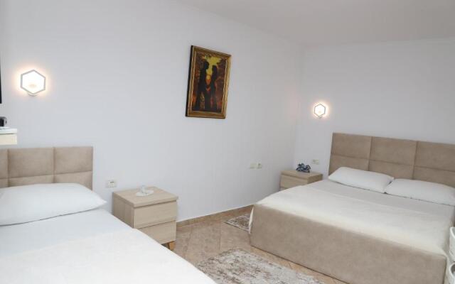 Downtown Apartment 2