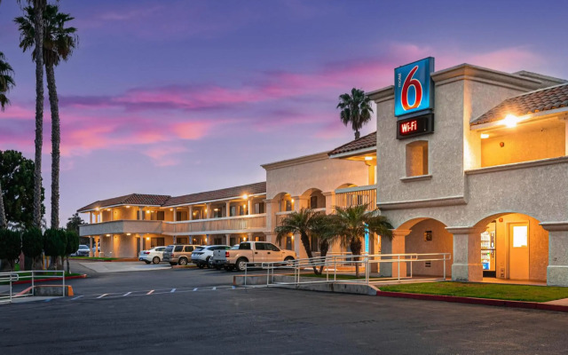 Motel 6 Carlsbad, CA Beach
