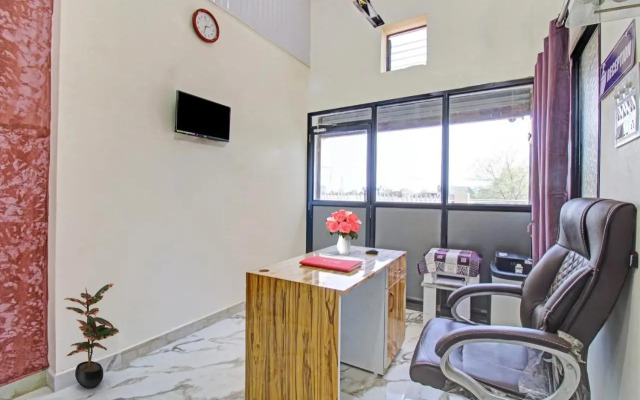 OYO 90210 J D Guest House