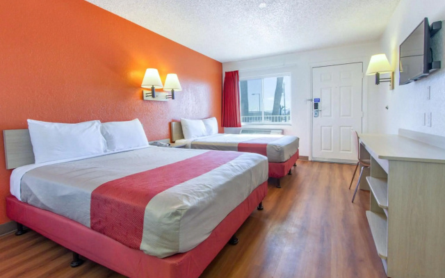 Motel 6 Phoenix, AZ - Airport - 24th Street