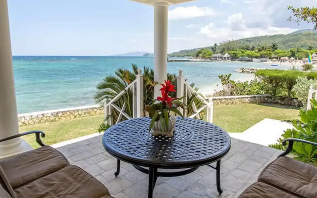 Sunny Vacation Villa 21