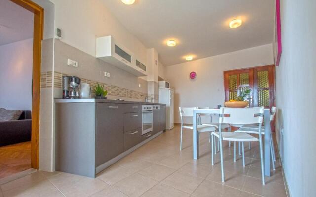 Apartments Sabina - 100m from sea