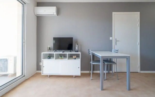 Seaside Stay for Two Guests