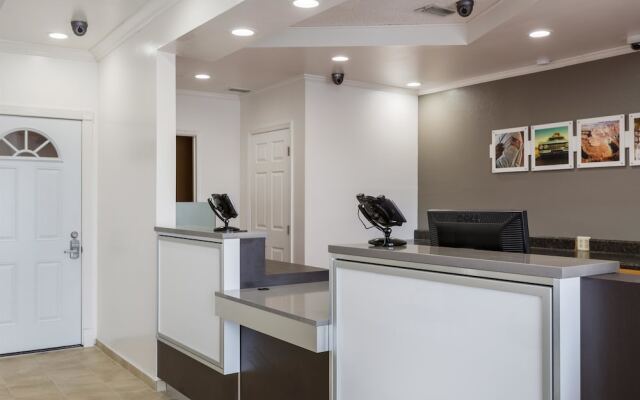 Studio 6 Englewood, FL