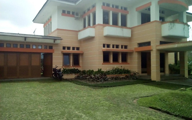 Simply Homy Guesthouse Graha Puspa