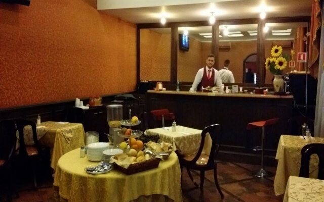 Smart Station Hotel