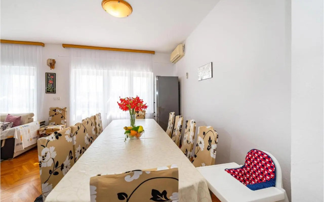 Five-Bedroom Holiday Home in Rovanjska